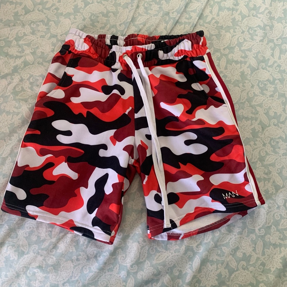 Camo side panel shorts